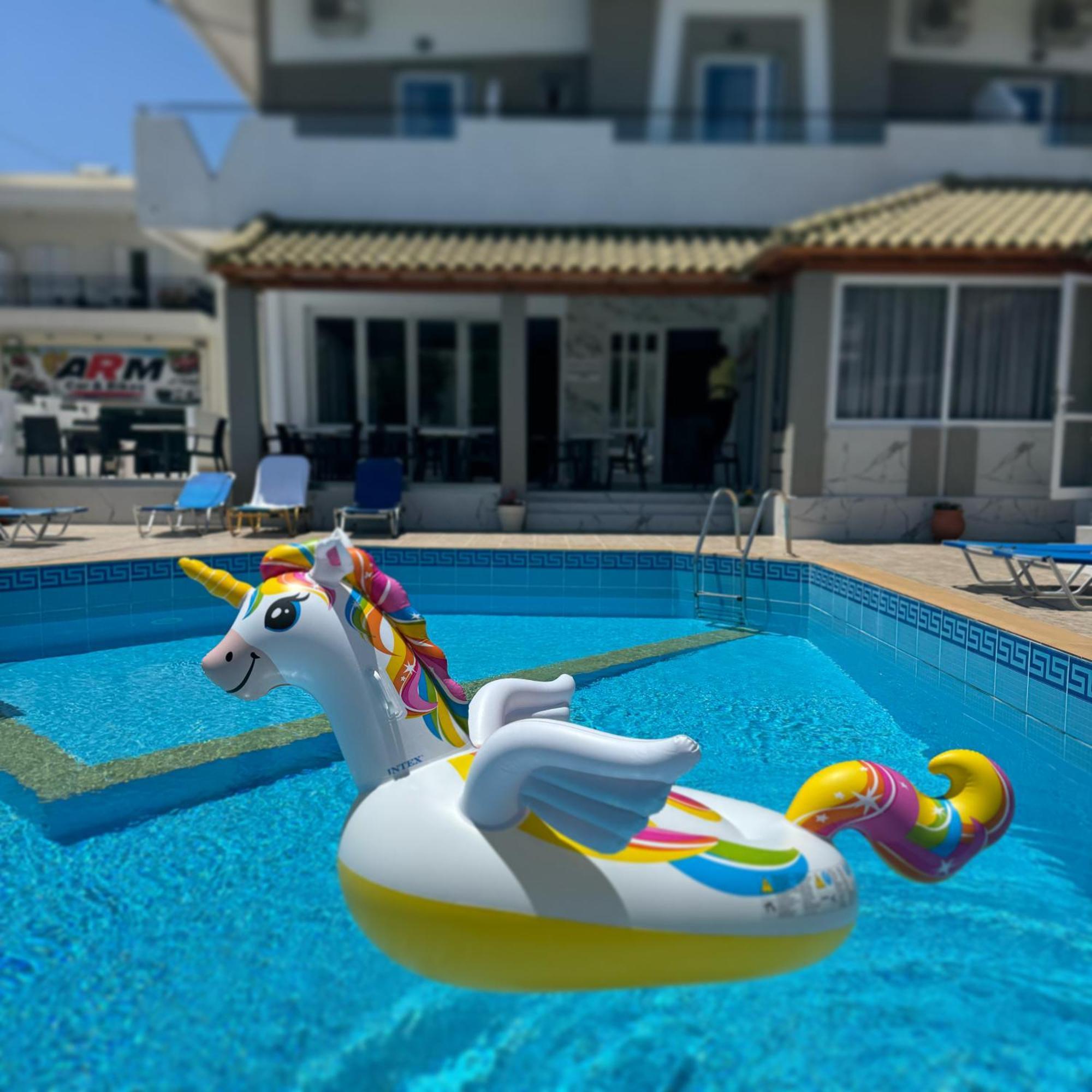 Simple Hotel Hersonissos Sun מראה חיצוני תמונה